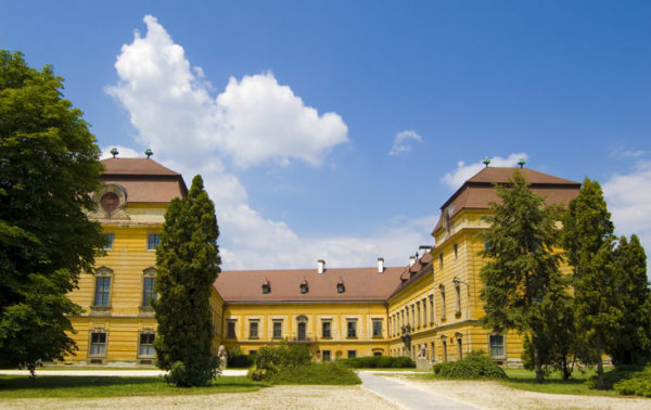 Pápa és az Esterházy család @garaiphoto