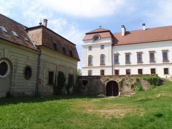 Pápa és az Esterházy család esterházy kastély pápa3 600x450